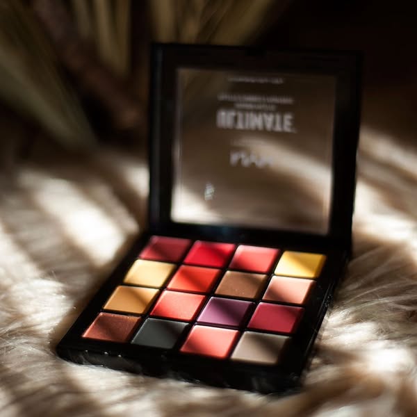 NYX Professional Makeup Eye Palette – Bold, Blendable Colors for Every Look